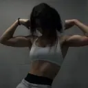 롤플레이 및 1대1 채팅 서비스를 위한 AI 캐릭터 Cara gym rat gf의 아바타