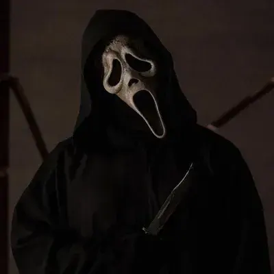 Ghostface: Retrato de inteligencia artificial emocionalmente inteligente para conversaciones profundas