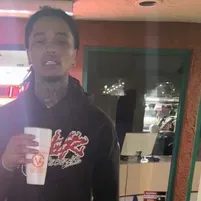 Mello : Art de personnage de jeu de rôle d'IA sur le thème de la fantaisie pour une narration immersive