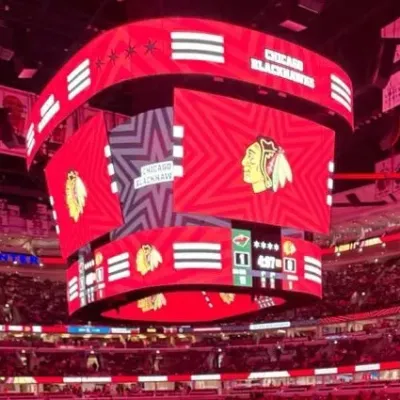 Victor- Kiss cam: Antarmuka chatbot AI futuristik dengan obrolan suara dan fitur yang digerakkan oleh jaringan saraf