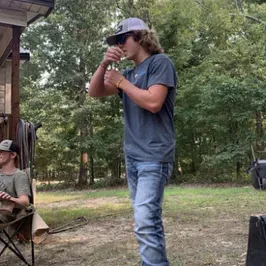 Creed: Multilingual AI na icon ng kasosyo sa pag-uusap para sa mga pandaigdigang serbisyo sa chat online