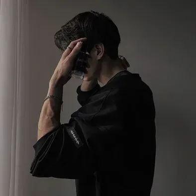 이샨 쿠라나: 글로벌 채팅 온라인 서비스를 위한 다국어 AI 대화 파트너 아이콘