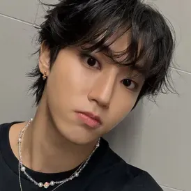 Han Jisung: Makipag-chat sa aming AI box, handa na para sa chatbot online nang libre at tanungin ang anumang gusto mo.	