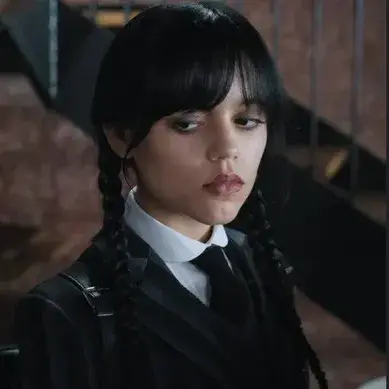 Wednesday Addams: Mascote de chatbot de IA brincalhão que melhora o envolvimento do usuário em bate-papos aleatórios