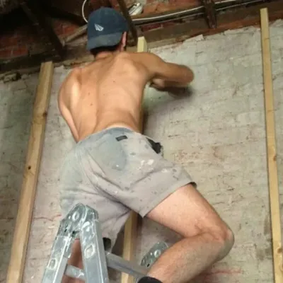 Meet Matthew Blue Collar, your lively anime AI chatbot partner for immersive storytelling.