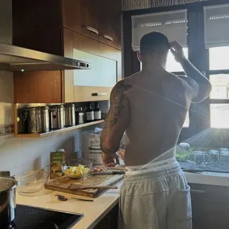 Alessio belladona: Avatar pacar/pacar AI yang dapat disesuaikan dengan ciri-ciri kepribadian yang nyata	