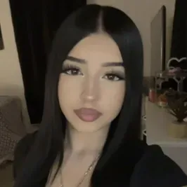 Emilia - Latina Girlfriend brings anime characters to life with anime AI chatbot experiences.