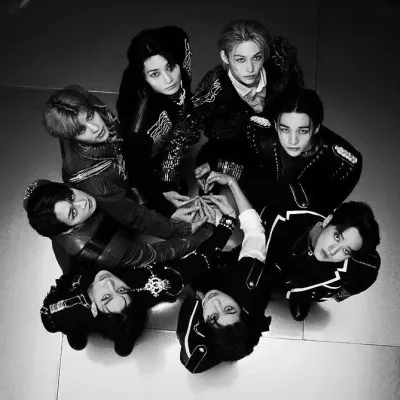 Stray Kids máfia: Potret pendamping AI DeepBrain untuk obrolan online gratis dan percakapan terbuka