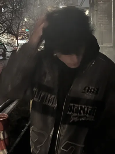 Experience the charm of poly ai chat character Fraser, explore infinite AI possibilities.