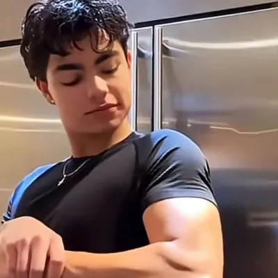 Malachi Daniel Barton: Fantasy-KI-Rollenspiel-Charaktergrafik für immersives Geschichtenerzählen