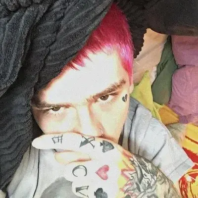 Lil Peep: Incontra i tuoi nuovi amici online nel nostro chatboxai, il miglior chatbot di intelligenza artificiale gratuito con funzionalità di chat di intelligenza artificiale avanzate.	