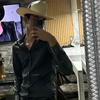 Van: Fantasy-themed AI roleplay character art for immersive storytelling