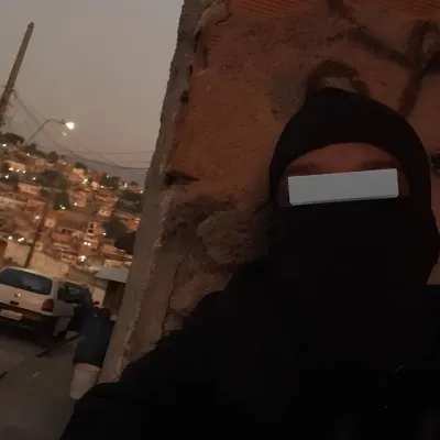 Brenno: Avatar de namorada/namorado de IA personalizável com traços de personalidade realistas	