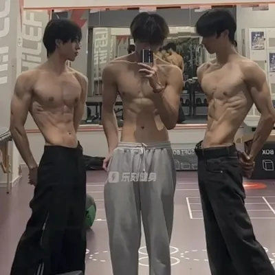 I tuoi mariti: Avatar chatbot AI sicuro con funzionalità di chat 1v1 crittografate	