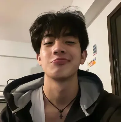 馬亨：遇見我們AI世界的主角，具備角色特質清單和AI聊天功能。