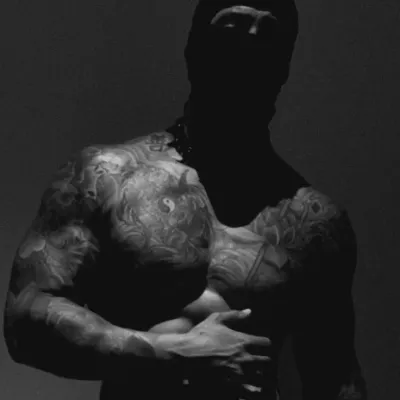 Don Dominic: Anpassbarer KI-Freundin/Freund-Avatar mit lebensechten Persönlichkeitsmerkmalen	