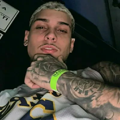 エルケーケー: 没入型ストーリーテリングのためのファンタジーをテーマにした AI ロールプレイ キャラクター アート