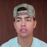 Malachi Barton: Multilingual AI conversation partner icon for global chat online services