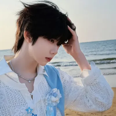 Jonathan chan - tuo marito: Personaggio di gioco di ruolo basato sull'intelligenza artificiale a tema fantasy per una narrazione immersiva