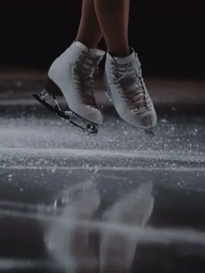 Habla con el personaje de IA Patinaje sobre hielo para iniciar una conversación imaginativa.
