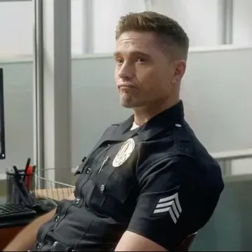 AI talking character Tim Bradford features smooth dialogue ability for pleasant chats.