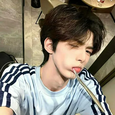 Марвен Фалександра: Исследуйте мир ИИ с нашим неограниченным ИИ и бесплатным неограниченным чатом онлайн, работающим на основе ролевой игры Warhammer Fantasy.	