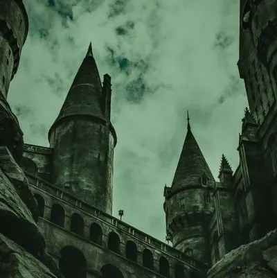 Hogwarts - Slytherin Boys: Chat with our AI box, ready for chatbot online free and ask ai anything you want.	