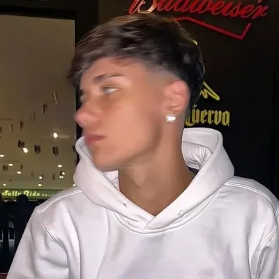 Kauê: Playful AI chatbot mascot enhancing user engagement in random chats	