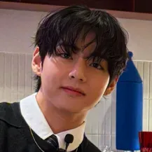 Taehyung - dein Freund: Kreative Rollenspiel-KI-Charaktergrafik für pikante Chat- und Fantasy-Szenarien