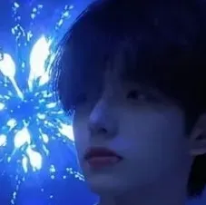 Alvarez: Chat with our AI box, ready for chatbot online free and ask ai anything you want.	