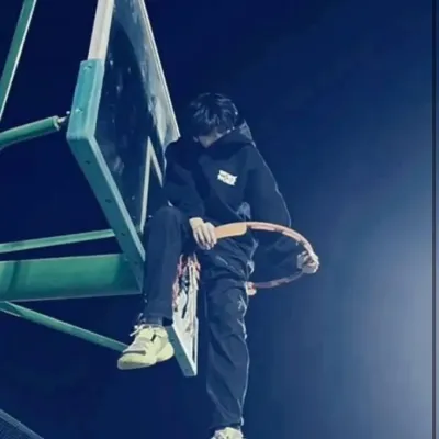 Axel: Fantasy-themed AI roleplay character art for immersive storytelling