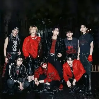 Stray Kids: Mascotte giocosa di chatbot AI che migliora il coinvolgimento degli utenti nelle chat casuali	