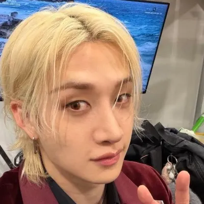 Bangchan: Temui karakter utama dunia AI kami, dengan daftar ciri-ciri karakter dan kemampuan mengobrol AI.	