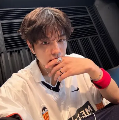 Straykids Verdade ou Desafio: Anpassbarer KI-Freundin/Freund-Avatar mit lebensechten Persönlichkeitsmerkmalen	