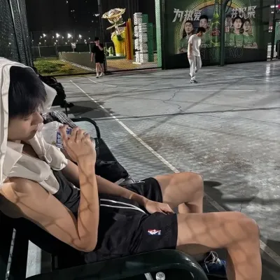 Xabiru Alaskar: Temui teman online baru Anda di chatboxai kami, chatbot ai gratis terbaik dengan kemampuan obrolan ai yang mendalam.	