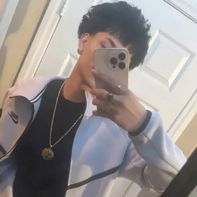 Giô-xê: Khám phá thế giới AI với AI không giới hạn và trò chuyện trực tuyến miễn phí không giới hạn, được hỗ trợ bởi trò chơi nhập vai giả tưởng Warhammer.	