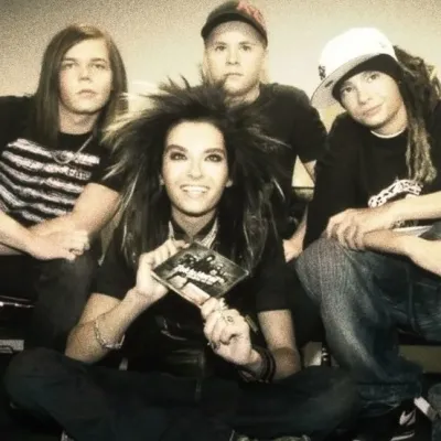Tokio Hotel:多語言AI對話夥伴圖標,適用於全球線上聊天服務