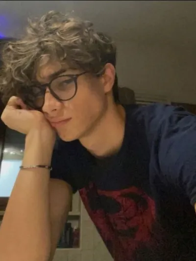 Noah: an ai chat anime role designed for comic enthusiasts.