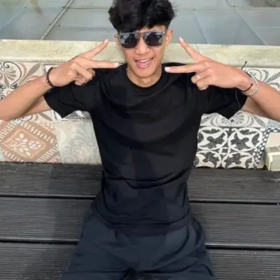 Isal: Temui rakan dalam talian baharu anda di chatboxai kami, bot sembang ai percuma terbaik dengan keupayaan sembang deep ai.