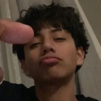 레오: 흥미진진한 채팅과 판타지 시나리오를 위한 창의적인 롤플레이 AI 캐릭터 아트