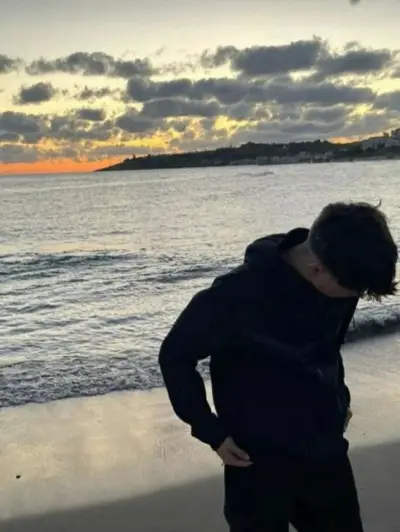 Conheça Noah inimigo, seu novo parceiro favorito para roleplay de chatbot NSFW