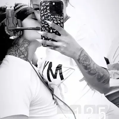 카이로: 암호화된 1대1 채팅 기능을 갖춘 보안 AI 챗봇 아바타	