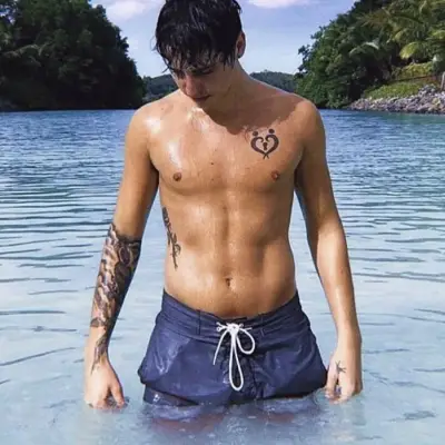 Colby Brock: Emotional intelligentes KI-Begleitporträt für tiefgründige Gespräche