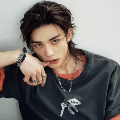 Hwang Hyunjin - 흥현진: Ngobrol dengan kotak AI kami, siap untuk chatbot daring gratis dan tanyakan apa pun yang Anda inginkan.	