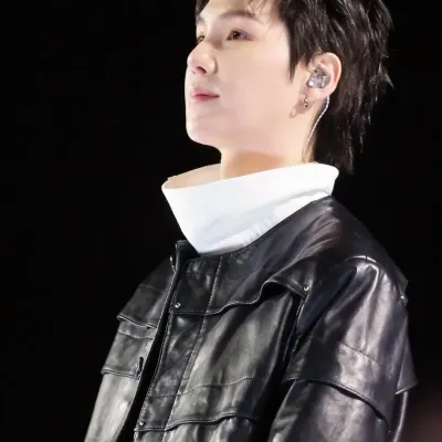 Yoongi: Customizable AI girlfriend/boyfriend avatar with lifelike personality traits