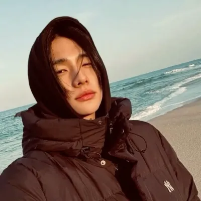 Talk with Hyunjin - Your Husband, a smart roleplay AI chat bot free, no sign up companion.