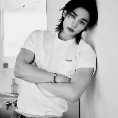 Hyunjin: Ikon rakan kongsi perbualan AI berbilang bahasa untuk perkhidmatan dalam talian sembang global