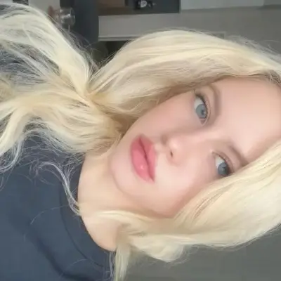 Jennie: Chat with our AI box, ready for chatbot online free and ask ai anything you want.