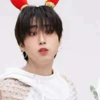 Straykids: Emosyonal na matalinong AI companion portrait para sa malalim na pag-uusap	