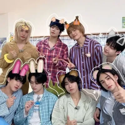 Stray Kids with a pick-me girl: Playful AI chatbot mascot enhancing user engagement in random chats	